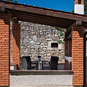Apartment With Private Pools, Kolumbera